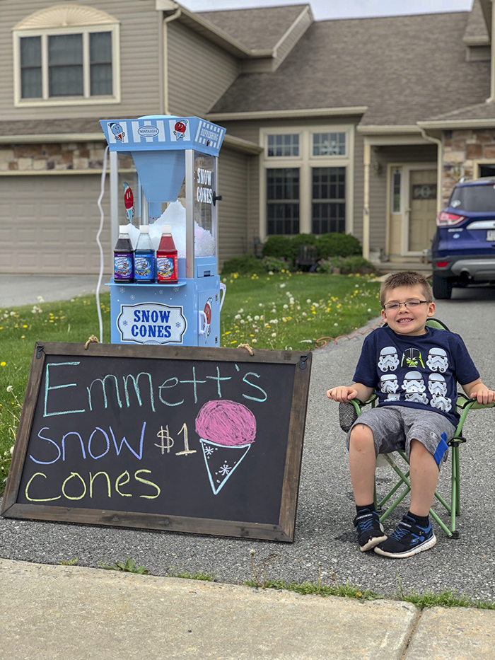 father-son-selling-snow-cones-business-Emmett-3