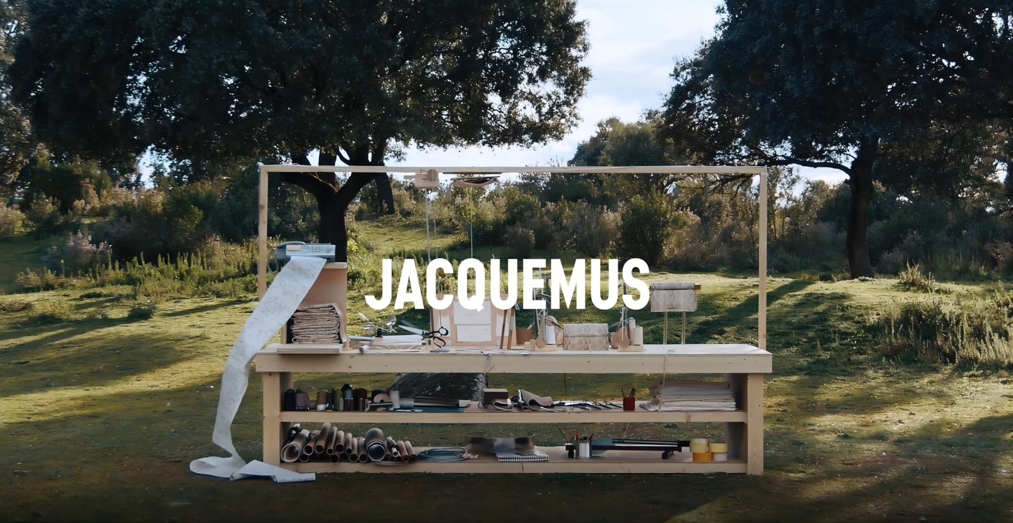 Jacquemus: el sol, la infancia y la revolución de la simplicidad en la moda