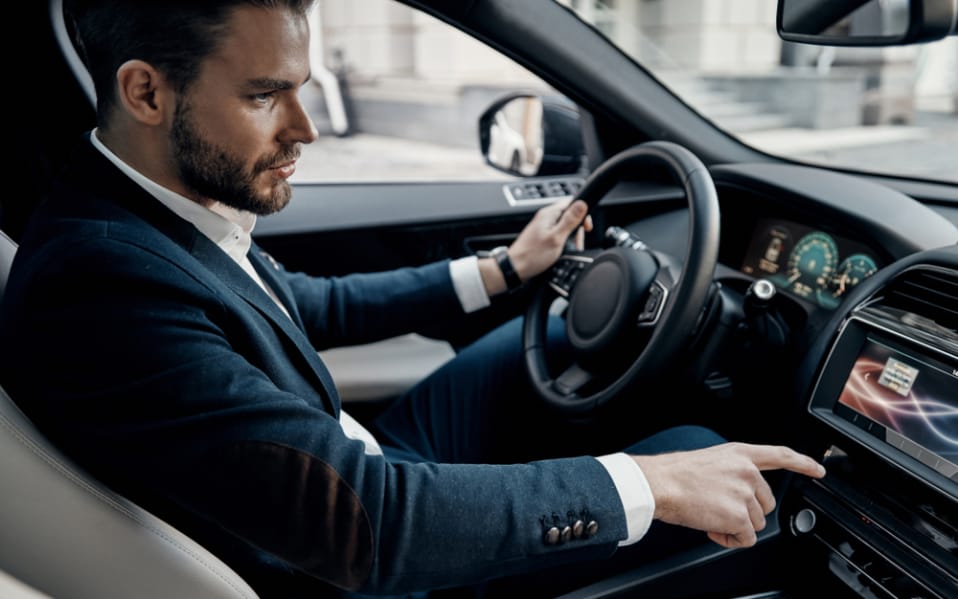 Moderniza tu automóvil con estos 5 gadgets de alta tecnología Post feature image