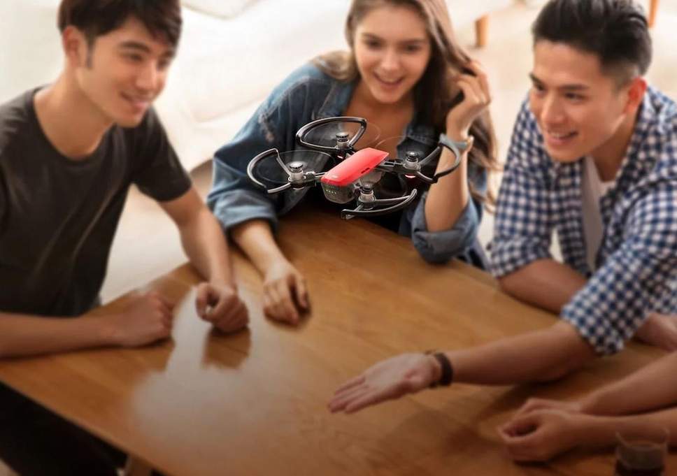 Los 10 mejores drones para principiantes que no te dejarán en la ruina Post feature image