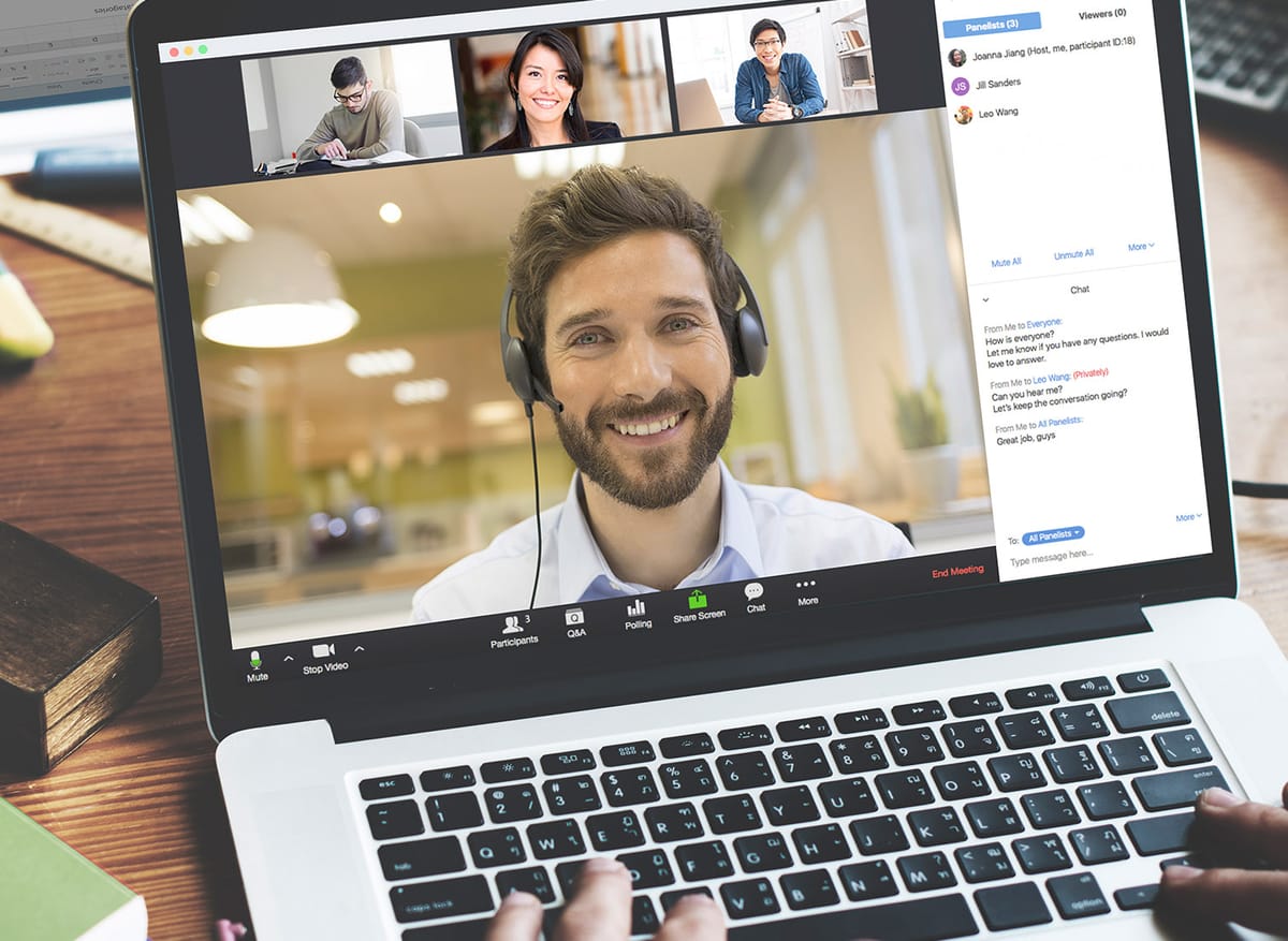 Cómo configurar y unirse a una reunión virtual web desde casa utilizando Zoom Post feature image
