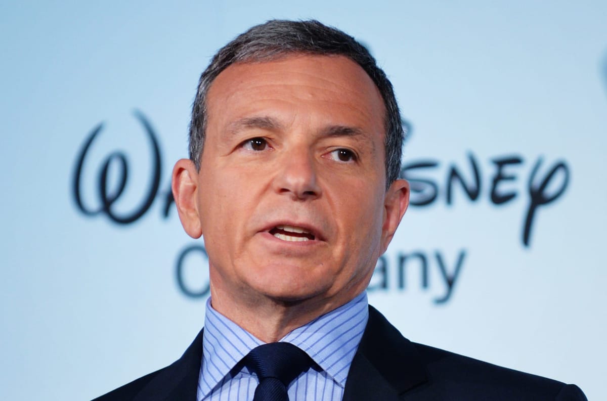 Bob Iger, el hombre que convirtió a Disney en un imperio del entretenimiento. Post feature image