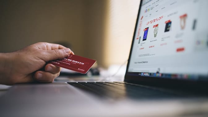 ¿Recibes pagos en línea? 9 Maneras de minimizar el riesgo de ser víctima de fraude. Post feature image