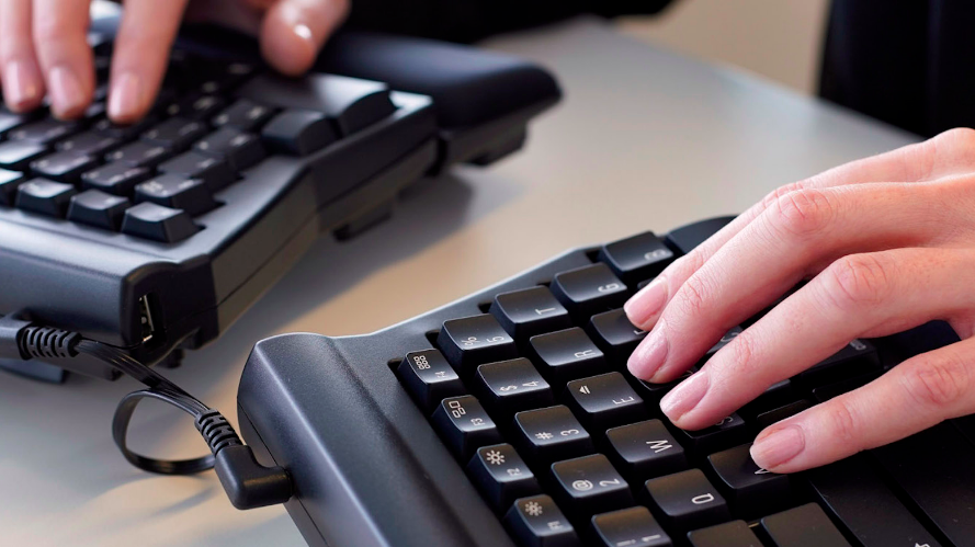 8 teclados ergonómicos que cambiarán tu forma de trabajar Post feature image