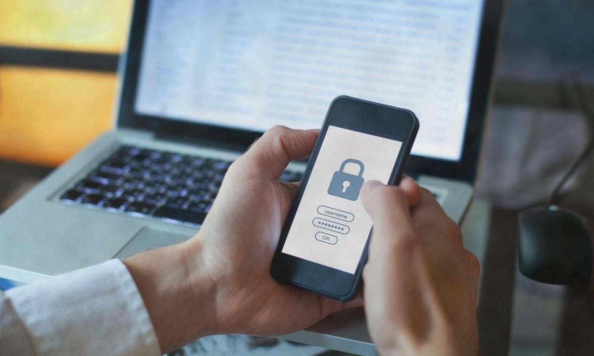 Cómo proteger las aplicaciones bancarias de tu celular Post feature image