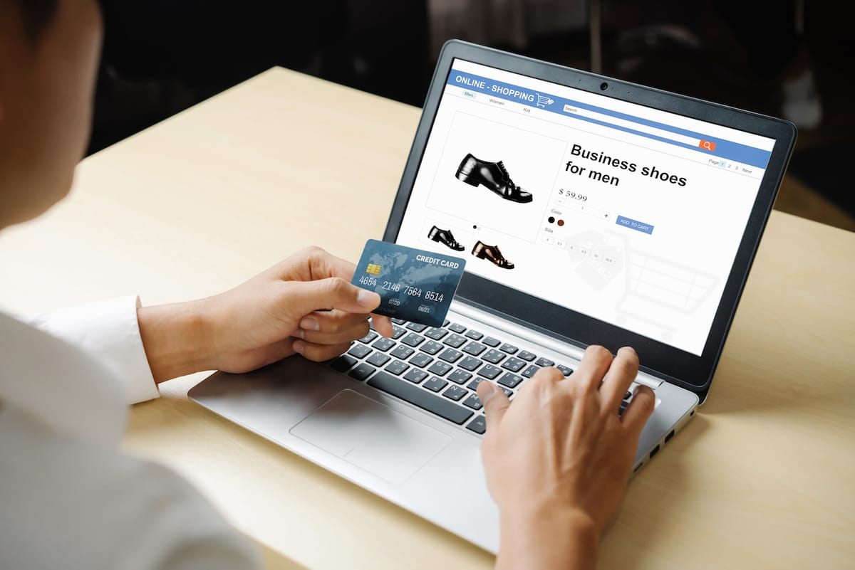 ¿Crédito o débito? Te decimos qué tarjeta es mejor para comprar en línea Post feature image