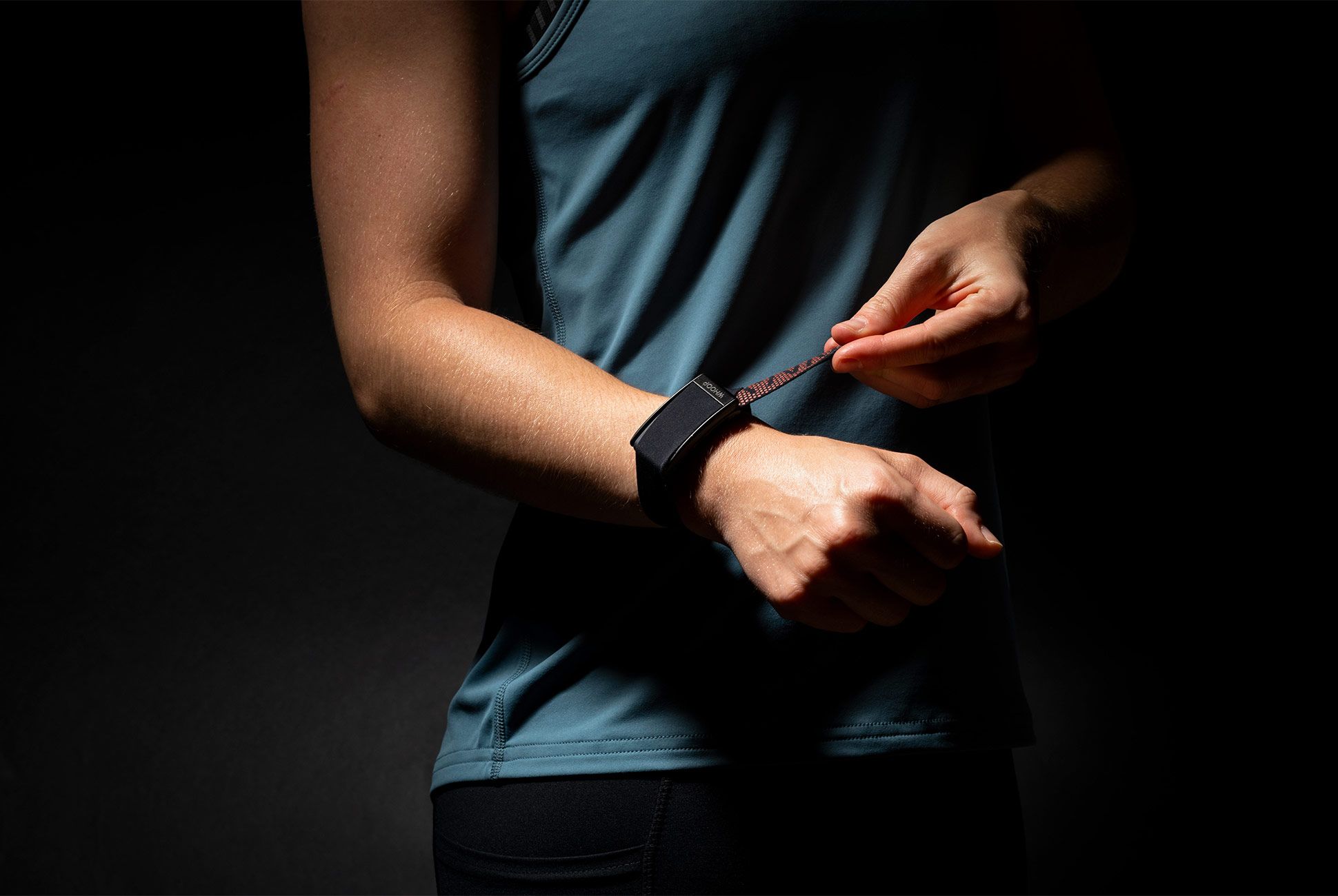 Antes de comprar un Fitbit o un Apple Watch, echa un vistazo a estos rastreadores de ejercicios de menos de $ 50 USD