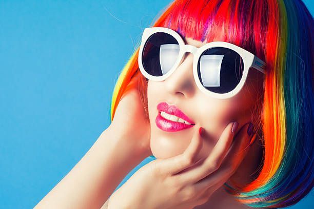 ¿Cómo elegir los lentes de sol perfectos según el color de tu cabello?