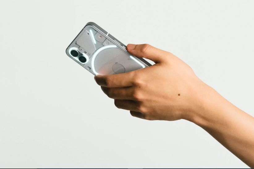 Nothing Phone 1: inspirado en el iPhone, así es el teléfono que quiere cambiar la industria