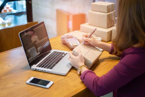 Cómo vender productos en línea
Todo lo que necesitas saber sobre cómo iniciar una tienda en línea.