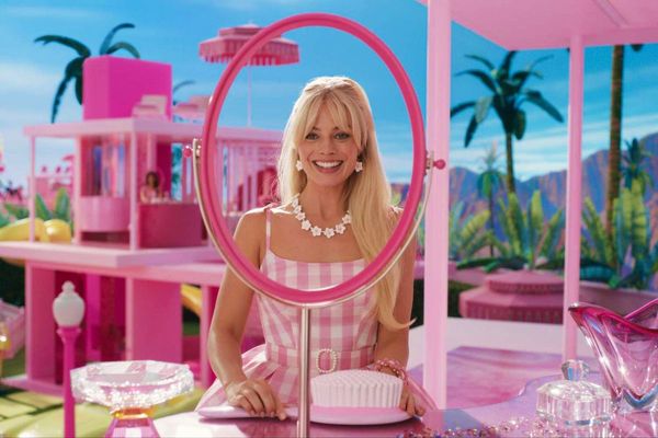 Los mejores dispositivos inspirados en Barbie para la oficina de tus sueños.